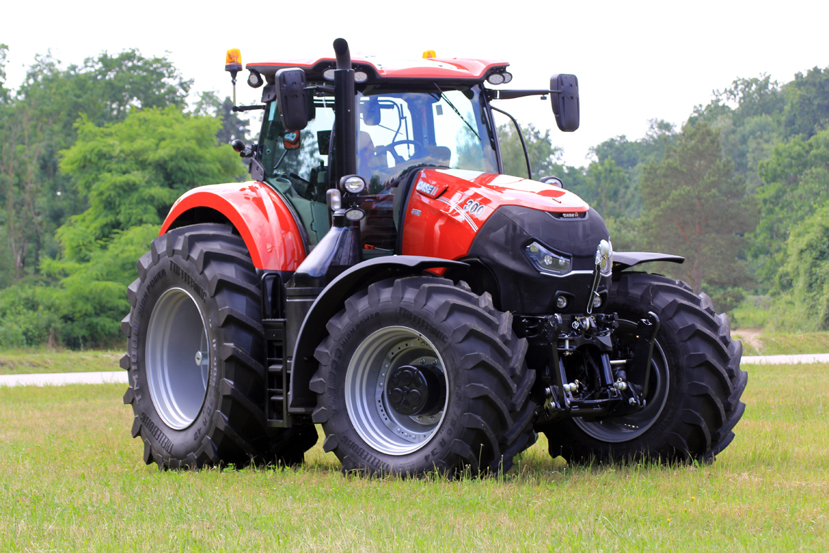 Трактор американцы. Трактор кейс Оптима 300. Case IH Optum 300 CVX. Трактор Case IH Optum. Case Optum 140 CVX.